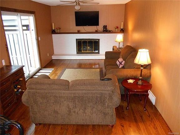 2nd image of 824 N Brys Dr