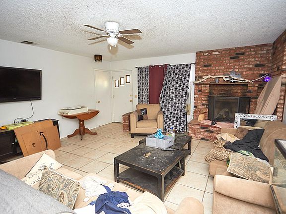 3rd image of 14755 Orange St