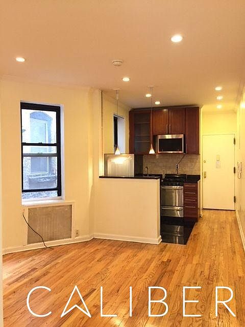1st image of 104 Suffolk St APT 17