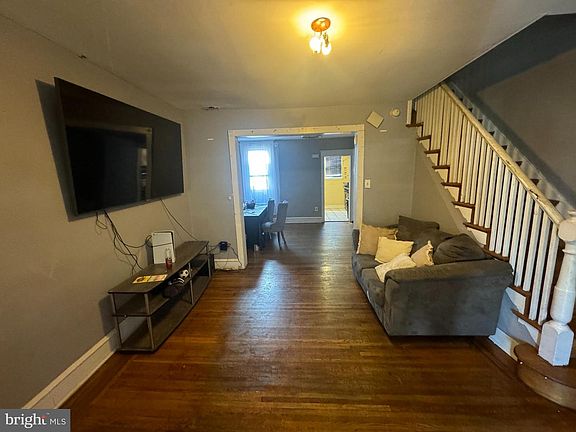2nd image of 4105 Greeby St