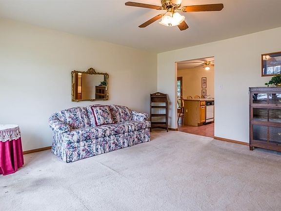 4th image of 1536 Rosemary Ct