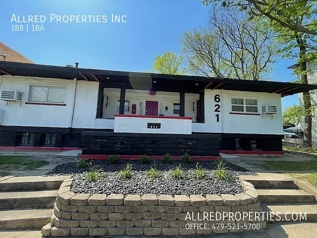 621 N Leverett Ave #5