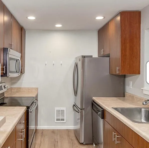 2 bed, 841 sqft, $2,395 — Photo 4