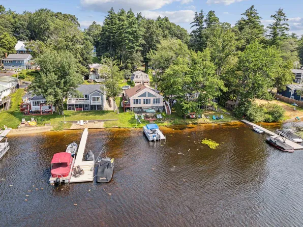26 Lakeside Drive, Sandown, NH 03873
