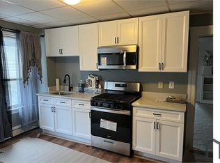 77 Providence St APT 3, Worcester, MA 01604