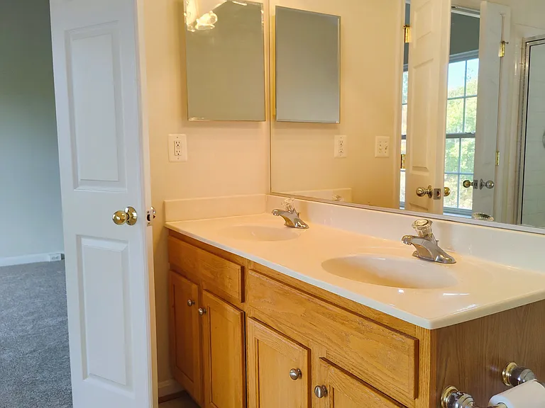2nd floor, master bath