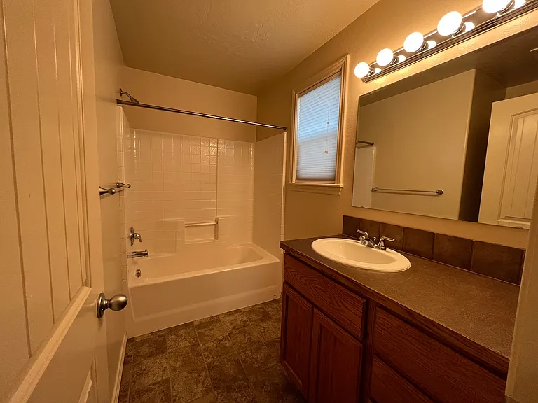 899 W Ashby Dr — Photo 11