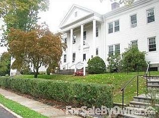 2nd image of 300 Manville Rd