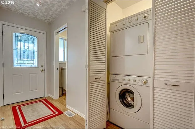 470 N Hayden Island Dr — Photo 3