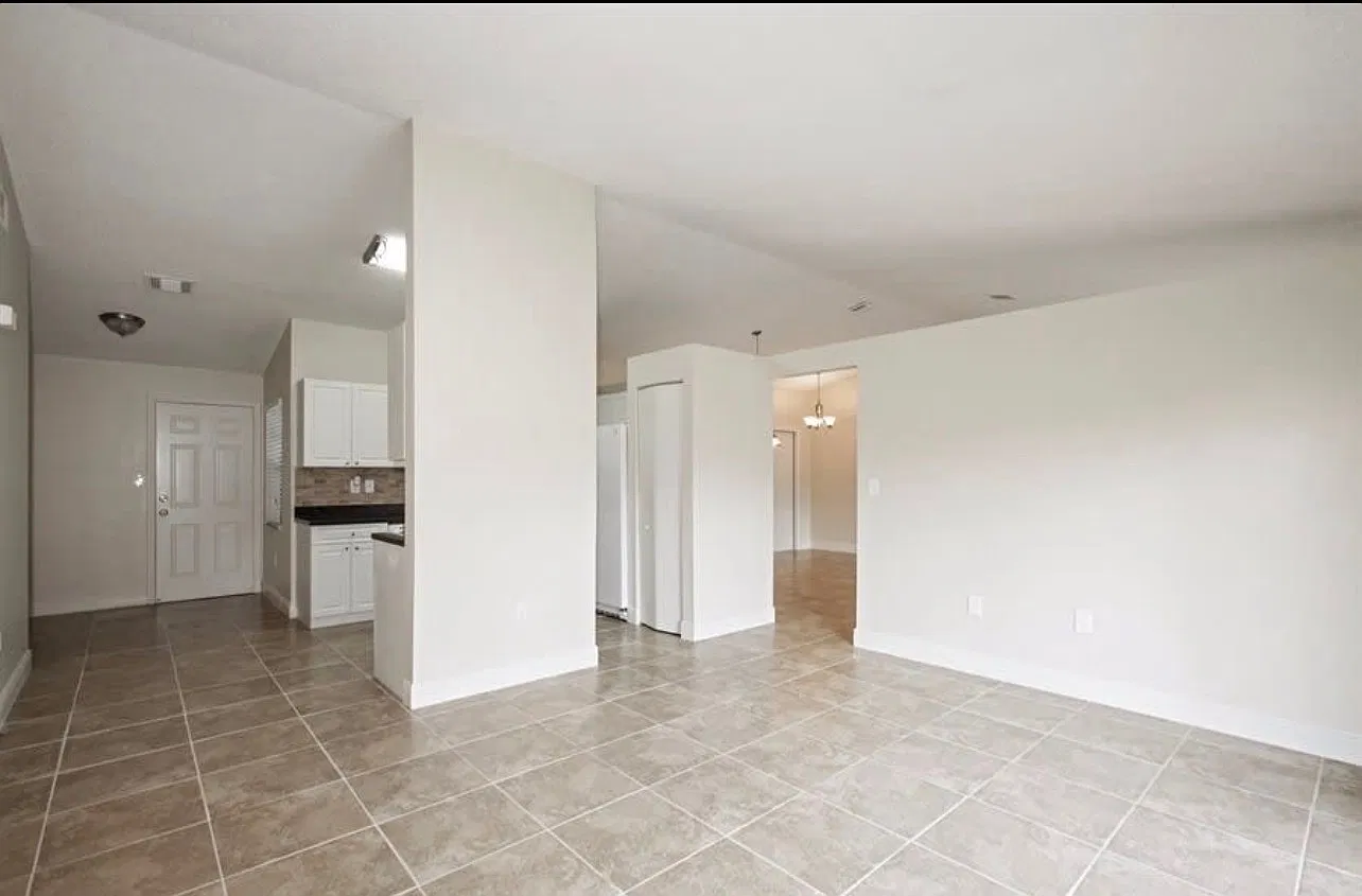 3 bed, 1760 sqft, $2,700 — Photo 2
