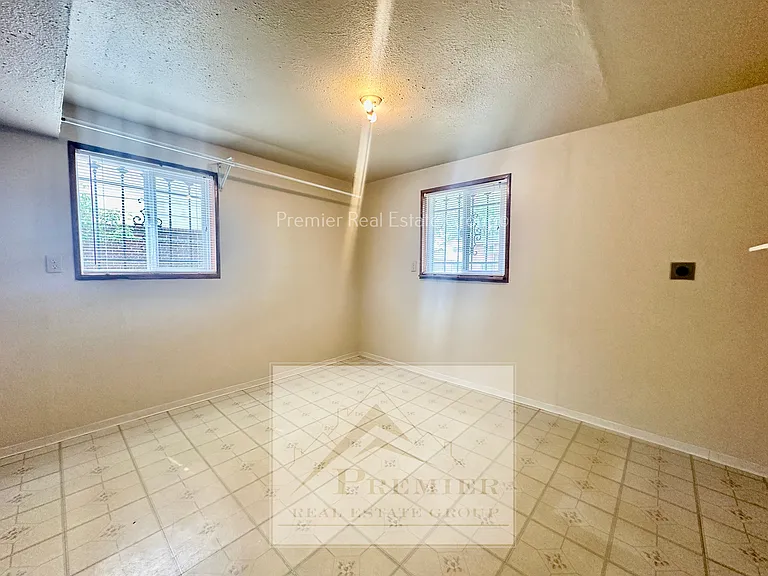 6873 Metropolitan St — Photo 6