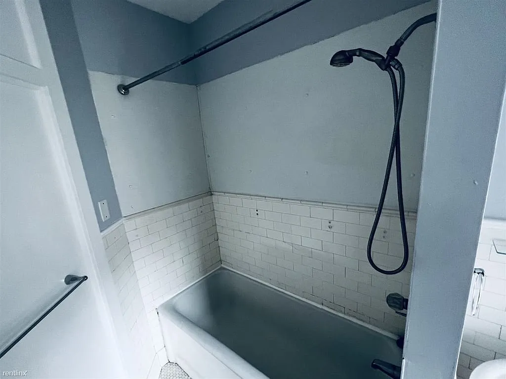 1 bed, 700 sqft, $900 — Photo 4