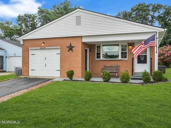 95 Rodhos Street, Toms River, NJ 08757