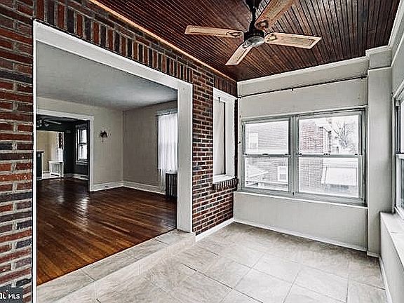 2nd image of 4617 Silverwood St