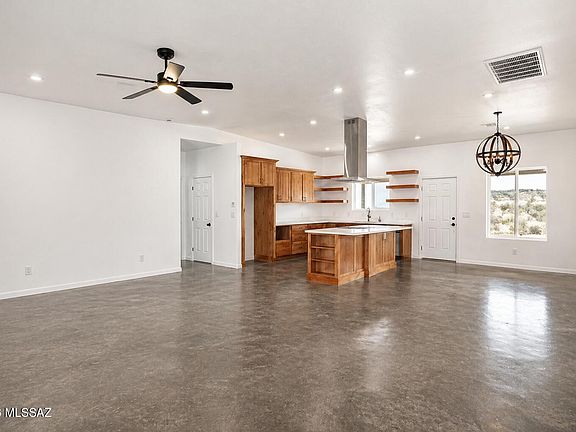 4th image of 1383 Carolina Ct
