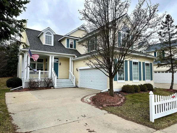 1668 Chapleau Dr, Ann Arbor, MI 48103