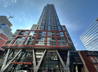 108 Peter St #517, Toronto, ON M5V 0W2
