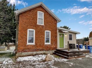 9937 Ridge Rd, Middleport, NY 14105