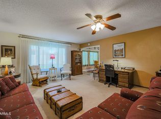 19214 N Lakeforest Dr, Sun City, AZ 85373