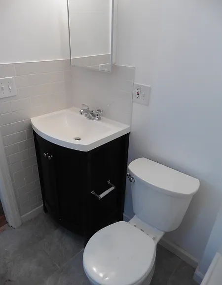 2028 Gless Ave — Photo 3