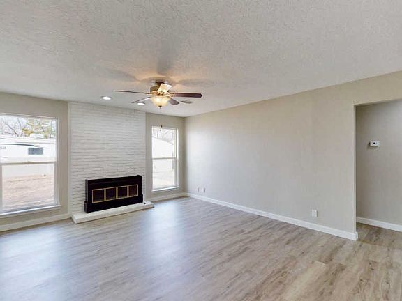 3rd image of 6407 Rosalind Dr NE
