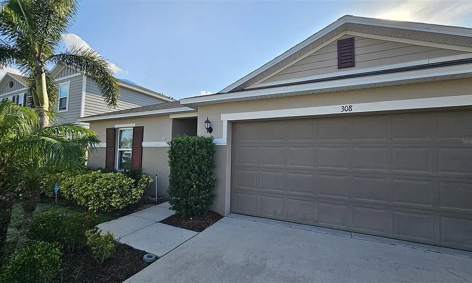 308 Lake Lucerne Way