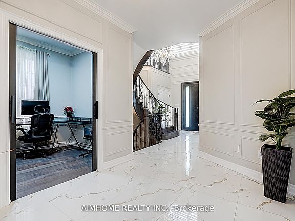 5th image of 901 Eagle Ridge Dr