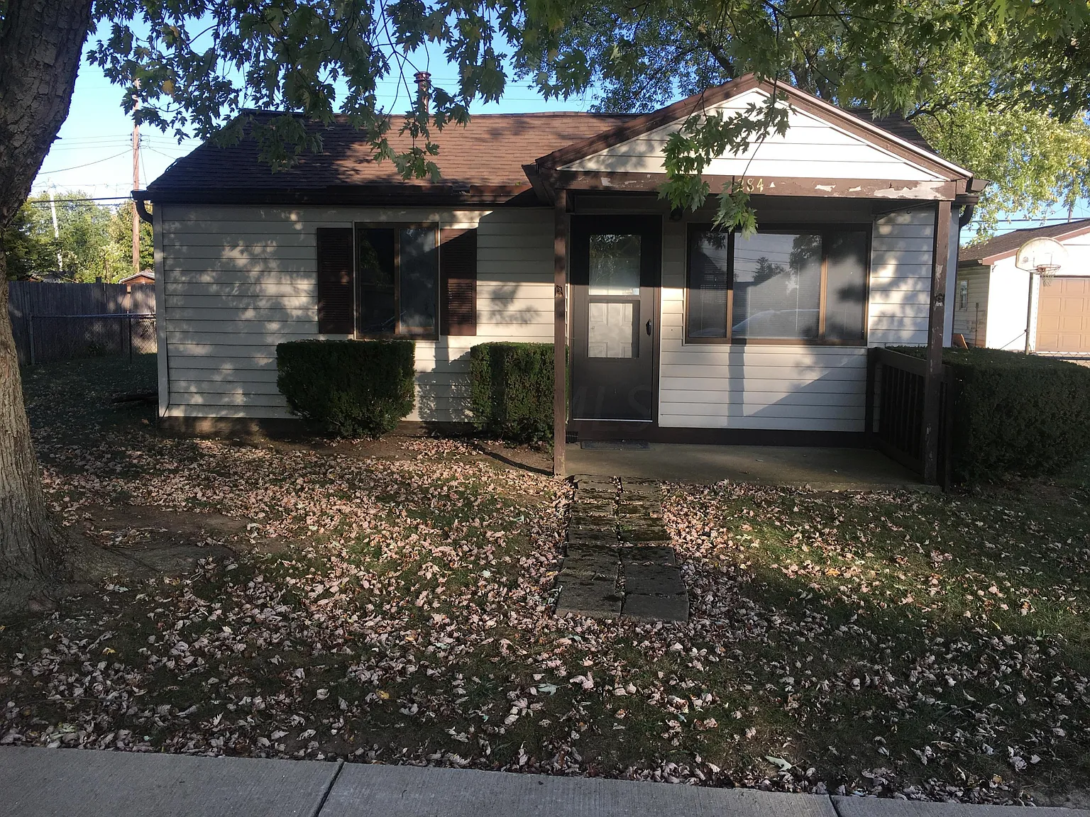 284 Woodlawn Ave photo 1