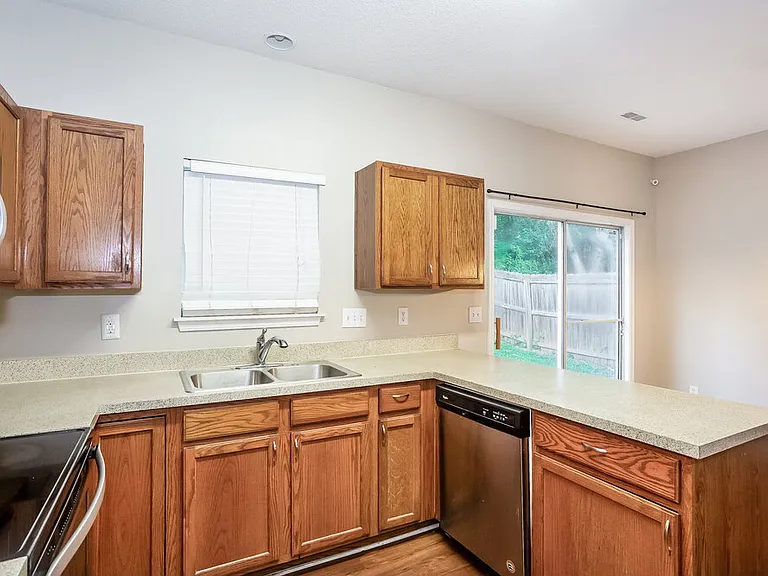 10415 Battle Ct — Photo 9