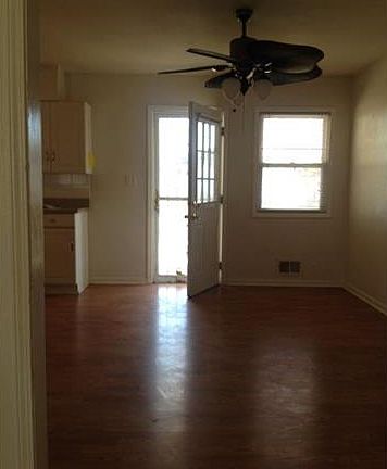 4th image of 8735 Everett St