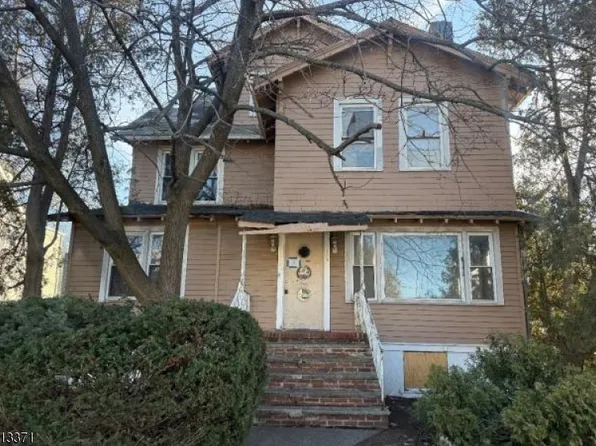 304 S Burnett St, East Orange City, NJ 07018