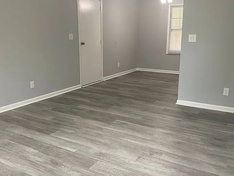 347 Water Oak Dr — Photo 2