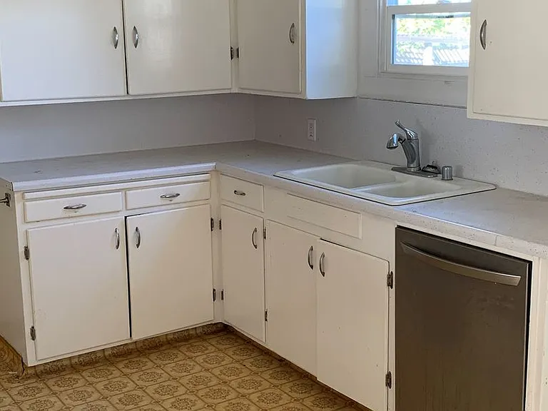 1089 Palm Ave — Photo 13