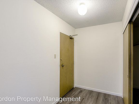 4th image of 121 Day St APT 204