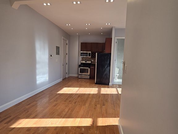 4th image of 641 Marcy Ave #22