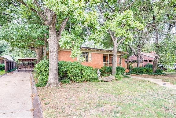 3rd image of 1616 Lake Shore Dr