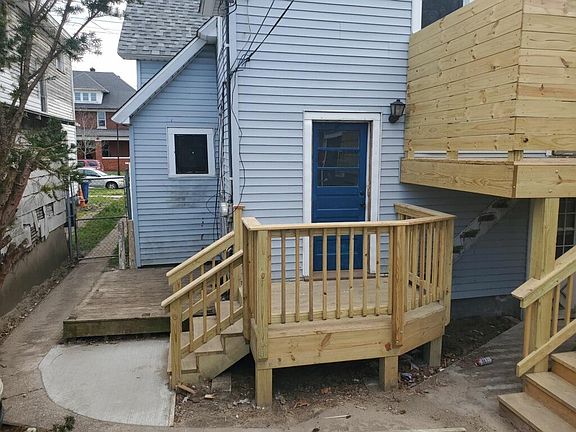 3rd image of 712 E 10th St #1