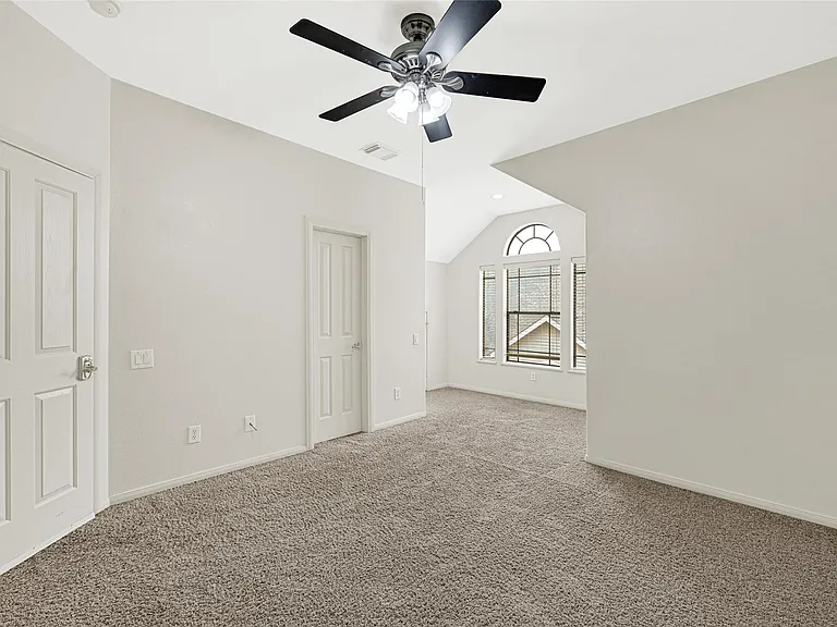 2414 Calumet St #B — Photo 24