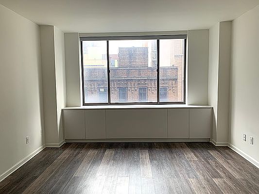 3rd image of 520 W 43rd St #B6