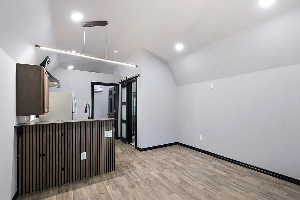 1 bed, 1.0 bath, 440 sqft, $950 — Photo 4