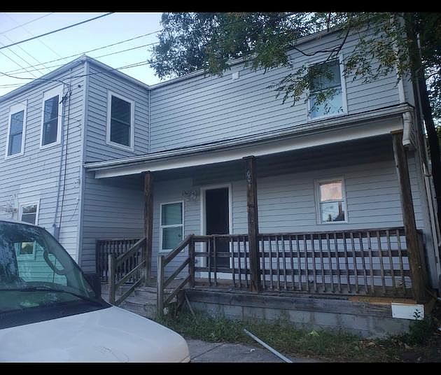 1st image of 1000 Barney St