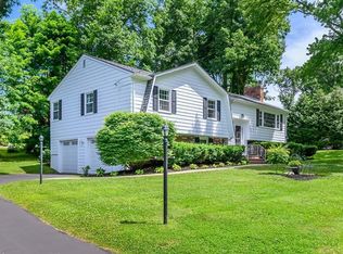 8 Bradley Rd, Andover, MA 01810
