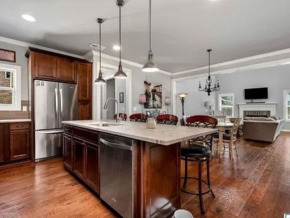 3rd image of 8172 Caldwell Dr