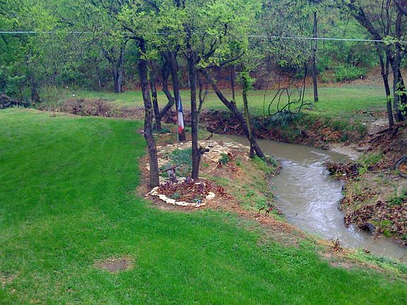 3rd image of 3931 Twin Creek Dr