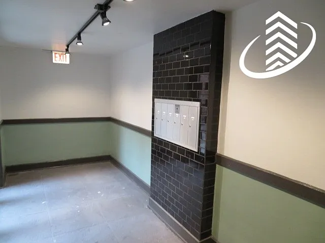 845-55 W Agatite Ave #3W — Photo 1
