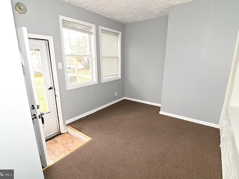 713 Hamlin St NE #1 — Photo 23