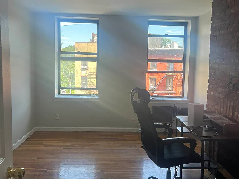 352 E 9th St #5 — Photo 5