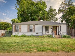 118 W B Ave, Elk City, OK 73644
