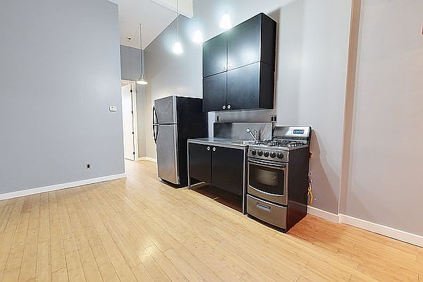 1st image of 1516 Gates Ave #3A
