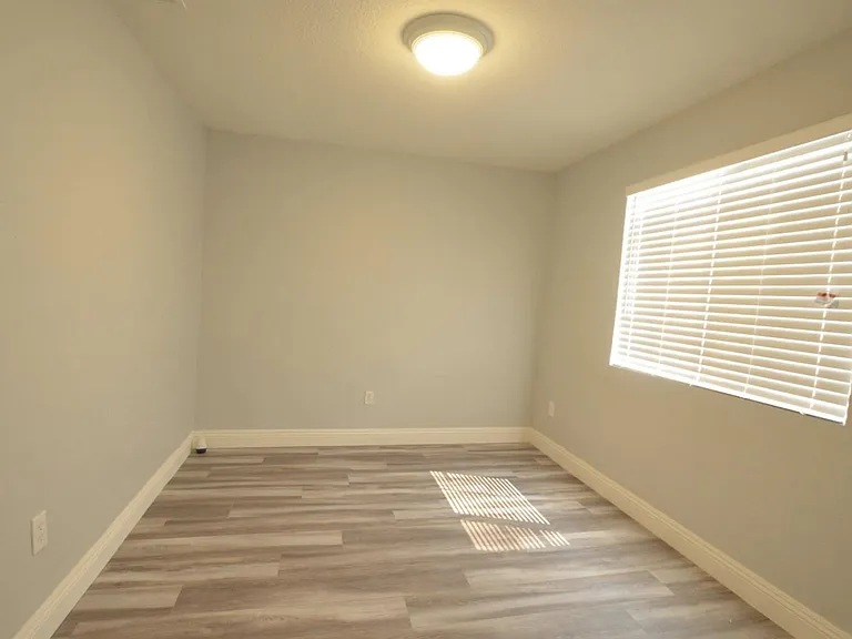5766 Belleview Ave — Photo 6